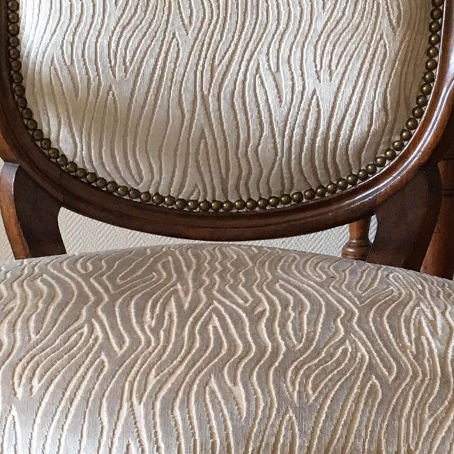 cestpascommode fauteuil Louis Philippe zèbre