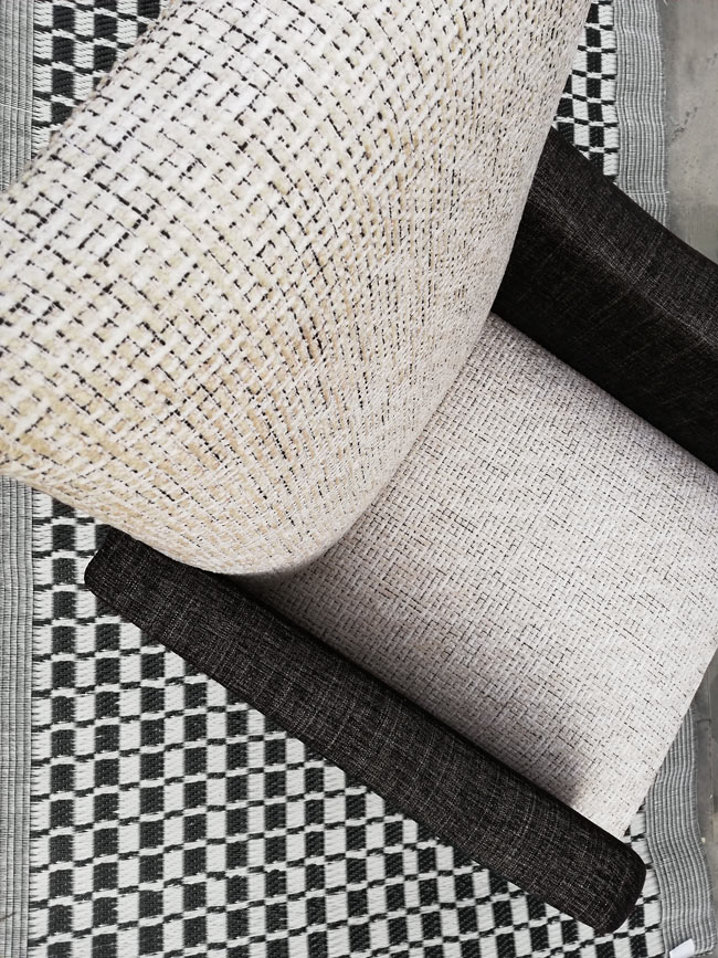 Fauteuil années 1960 noir et blanc