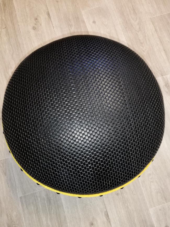 Pouf jaune et noir
