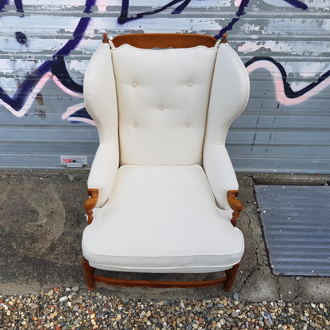250512-fauteuil-oreilles-01