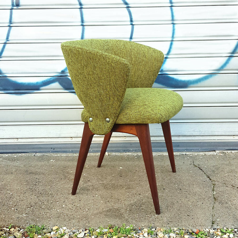 Chaise Michel Ducaroy 624, tissu vert, vue de coté
